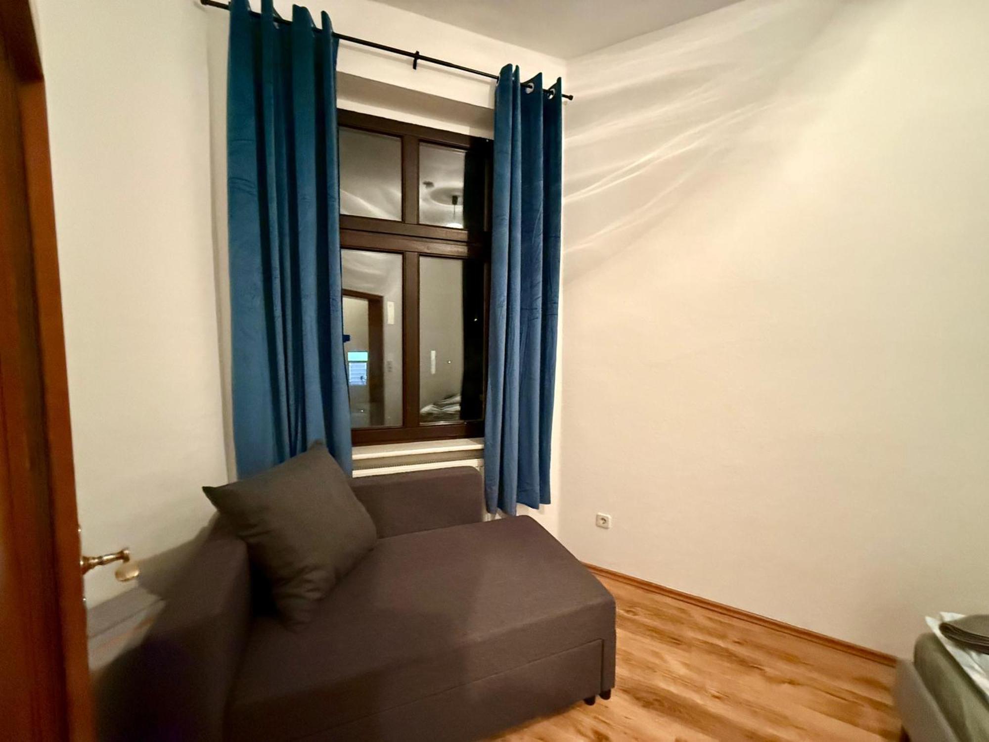 Wu Flats Apartment วุปปาทัล ภายนอก รูปภาพ
