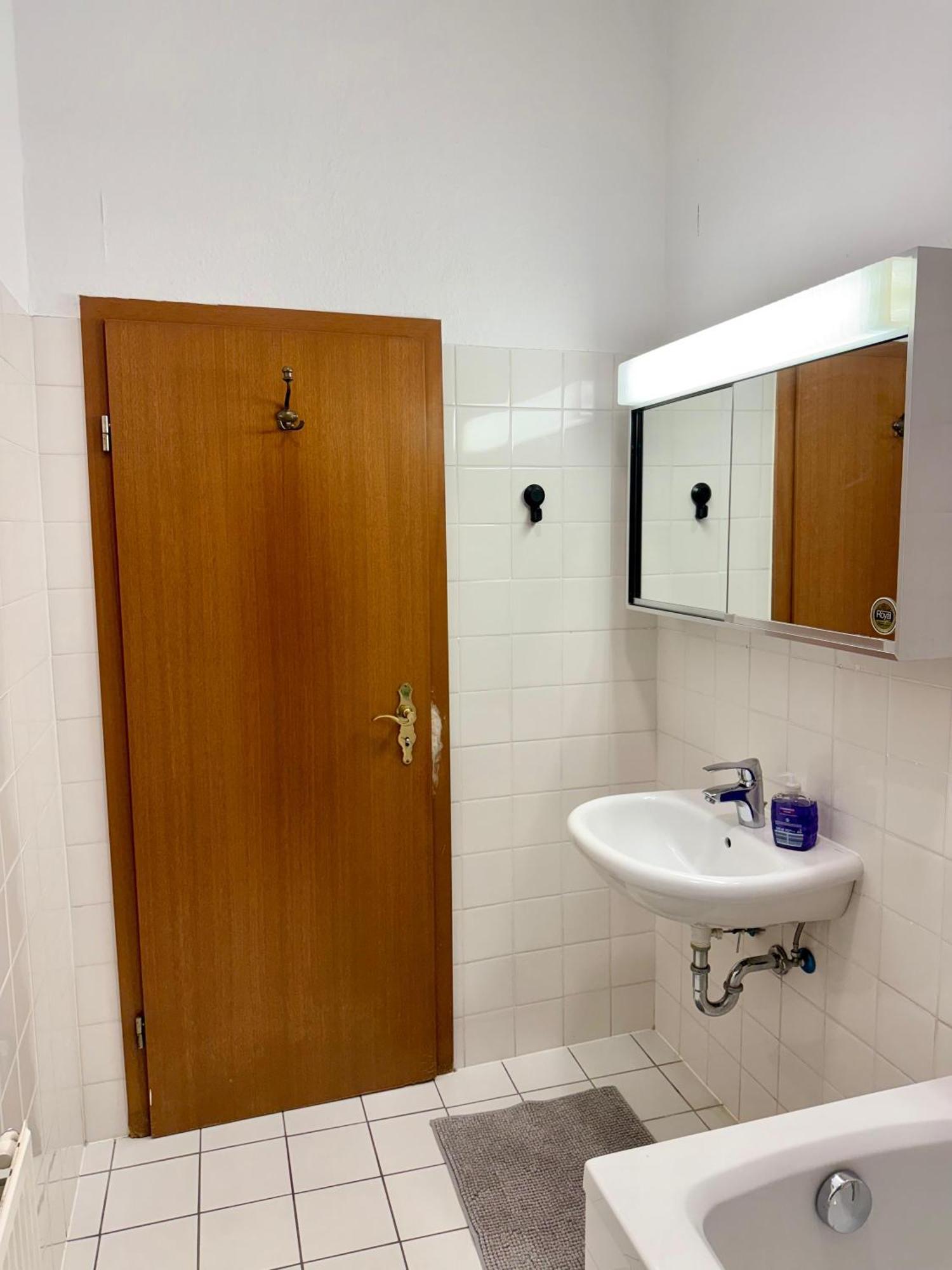 Wu Flats Apartment วุปปาทัล ภายนอก รูปภาพ