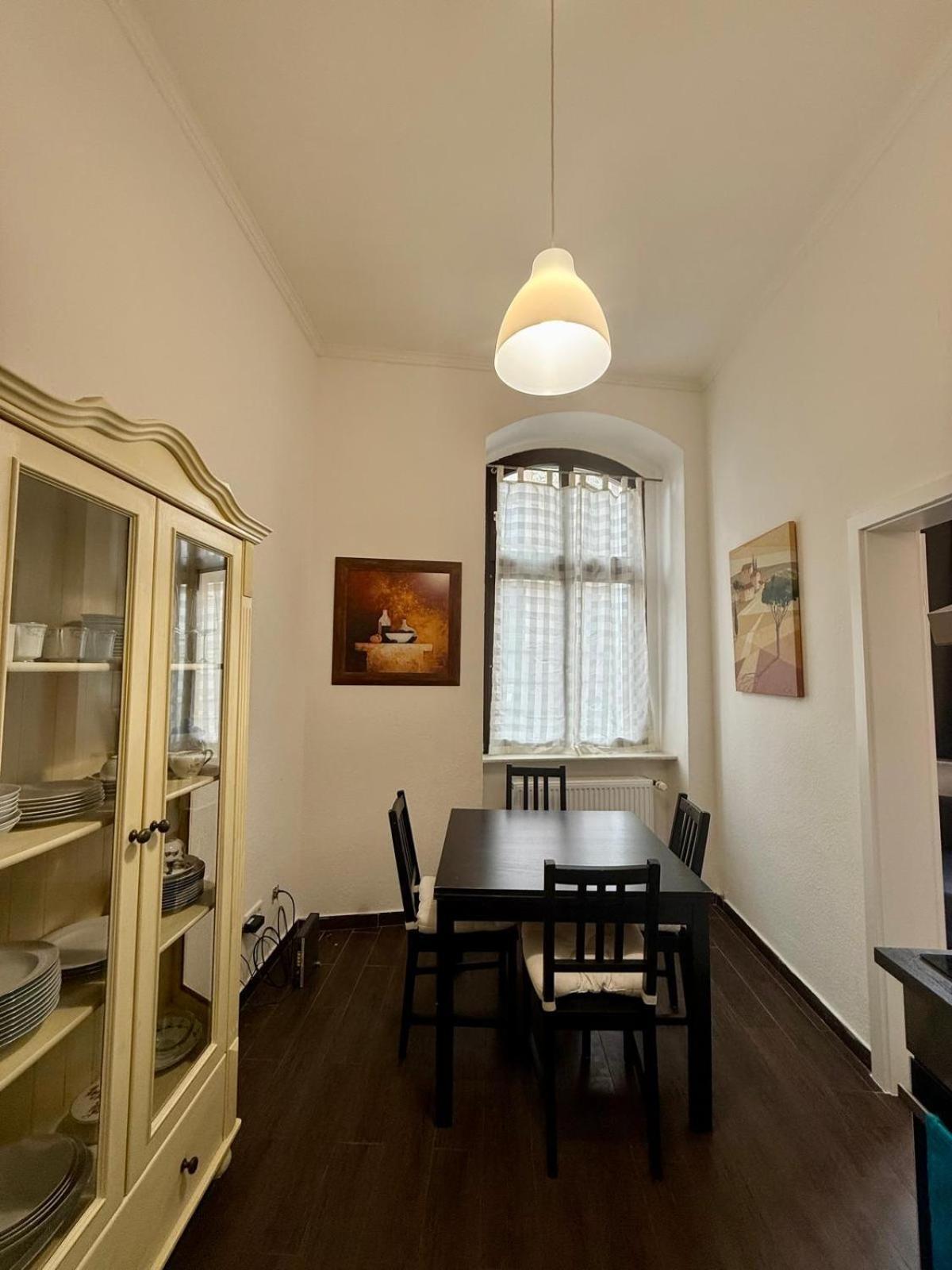 Wu Flats Apartment วุปปาทัล ภายนอก รูปภาพ